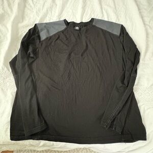 Kuhl XXL Merino Wool Black Long Sleeve flaw shoulder patch